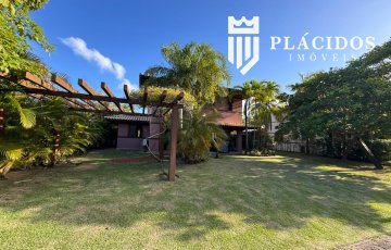 Casa à venda em Praia do Forte, Mata de São Jõao - BA