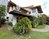 Casa à venda no Jardim Califórnia em  Patamares, Salvador - BA 